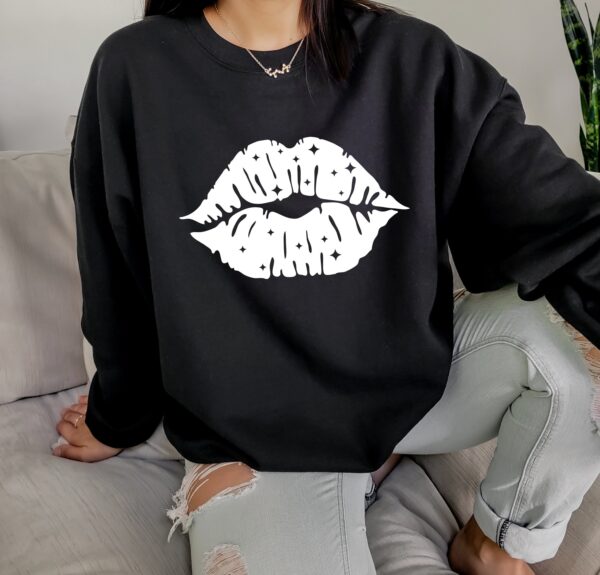 Oversized Kiss Lips Grunge Sassy Sweatshirt - Image 3